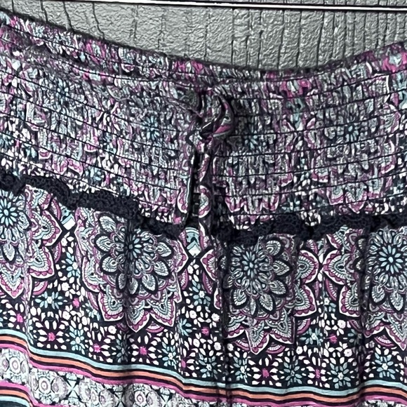 NWOT— Evsie— Girls Printed Flare Leg Pant - Picture 3 of 7